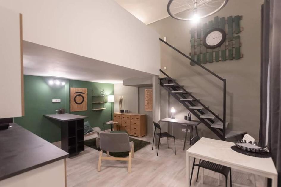 Central Stay Gozsdu Budapest Esterno foto